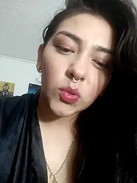 Snapshot of SophieWinslow chatting on March 2025 03:51:01 AM SophieWinslow online show from March 2025 03:51:01 AM