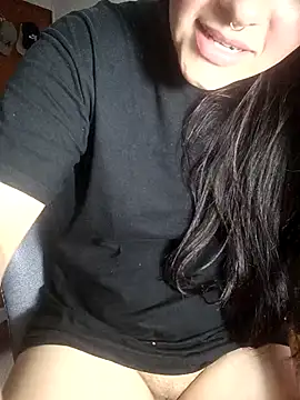 Snapshot of SophieWinslow chatting on March 2025 01:54:01 AM SophieWinslow online show from March 2025 01:54:01 AM