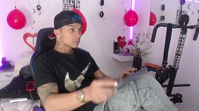 Leonard Price online show from February 2025 07:59:02 PM