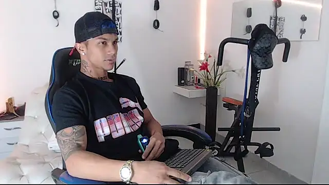 Leonard Price online show from March 2025 01:42:02 AM