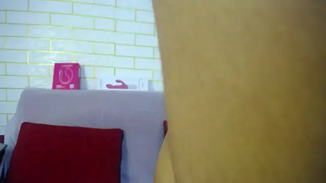 Snapshot of ricura_mily chatting on October 2025 03:32:01 AM ricura mily online show from October 2025 03:32:01 AM