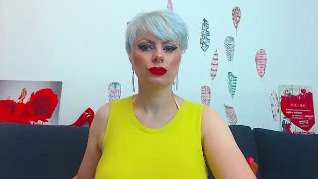 Snapshot of ForeverBarbie_ chatting on October 2025 09:48:01 PM ForeverBarbie  online show from October 2025 09:48:01 PM