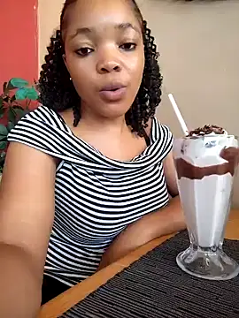 Snapshot of SEXIEST-BADDIE chatting on January 2025 08:44:02 AM SEXIEST-BADDIE online show from January 2025 08:44:02 AM