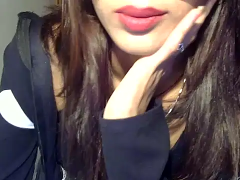 Snapshot of MAAYRA_09 chatting on November 2025 01:13:02 PM MAAYRA 09 online show from November 2025 01:13:02 PM