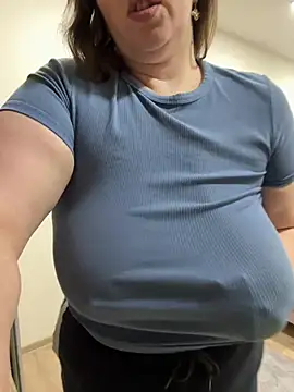 Snapshot of Your_Hot_Sister01 chatting on December 2024 02:47:02 PM Your Hot Sister01 online show from December 2024 02:47:02 PM