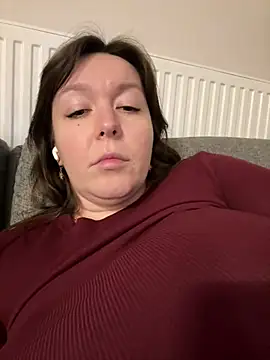 Snapshot of Your_Hot_Sister01 chatting on January 2025 12:16:01 AM Your Hot Sister01 online show from January 2025 12:16:01 AM