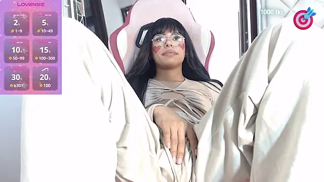 Snapshot of DannaDooll99 chatting on February 2025 02:24:01 PM DannaDooll99 online show from February 2025 02:24:01 PM