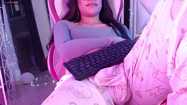 Snapshot of DannaDooll99 chatting on March 2025 01:56:02 PM DannaDooll99 online show from March 2025 01:56:02 PM