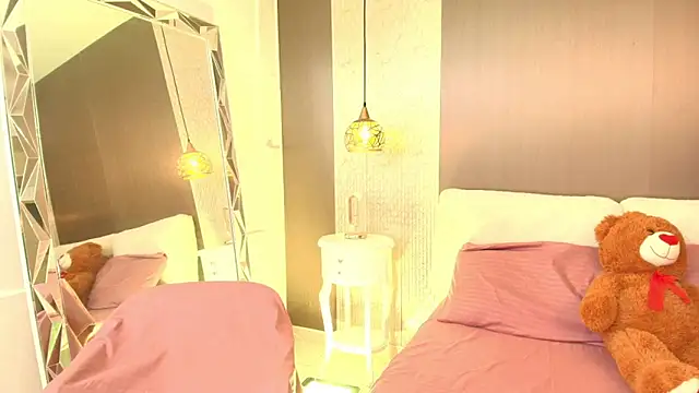 Snapshot of DannaDooll99 chatting on September 2025 12:20:01 PM DannaDooll99 online show from September 2025 12:20:01 PM