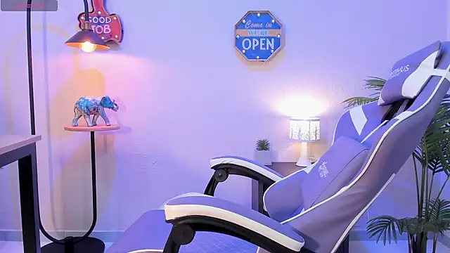 lupeebony online show from January 2025 07:31:02 PM
