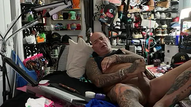 joeytatts66 online show from July 2026 03:23:01 AM