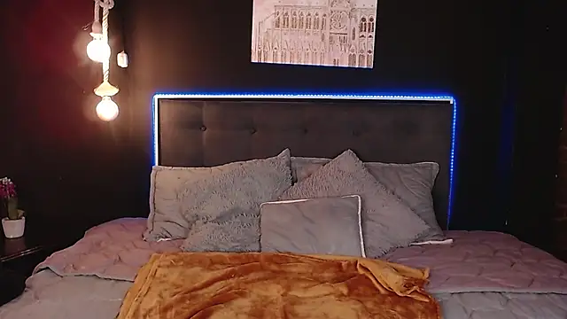 Snapshot of MIA_YOURHOTTIE chatting on December 2024 01:24:02 AM MIA YOURHOTTIE online show from December 2024 01:24:02 AM