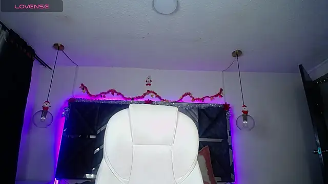 Snapshot of MIA_YOURHOTTIE chatting on December 2024 04:34:02 AM MIA YOURHOTTIE online show from December 2024 04:34:02 AM