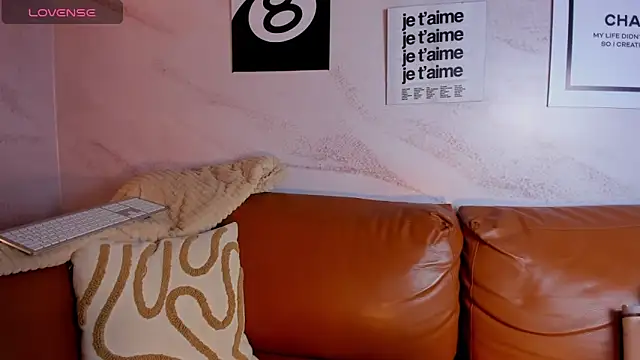 Belliinda 21 online show from April 2026 07:03:01 PM