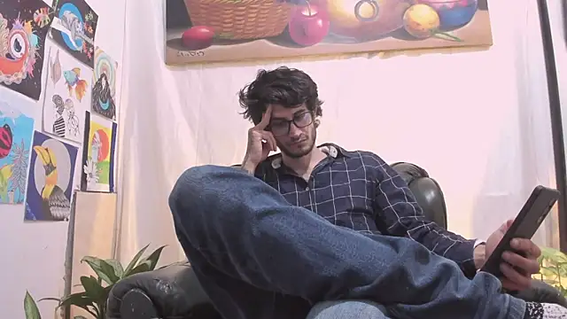 Snapshot of Loggan_donnelly chatting on April 2026 07:31:01 PM Loggan donnelly online show from April 2026 07:31:01 PM