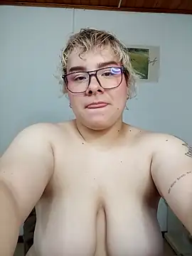 amalia love online show from November 2025 04:20:01 PM