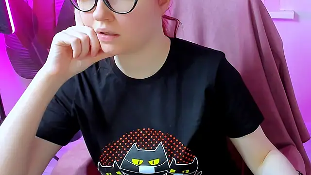 CarolGiggly online show from November 2025 10:58:02 AM