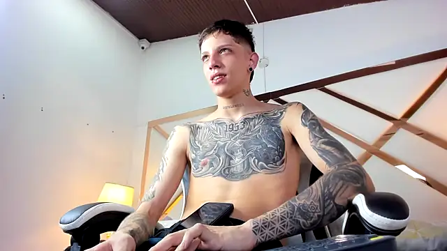 Snapshot of Adam_hard_ chatting on September 2025 07:39:02 PM Adam hard online show from September 2025 07:39:02 PM