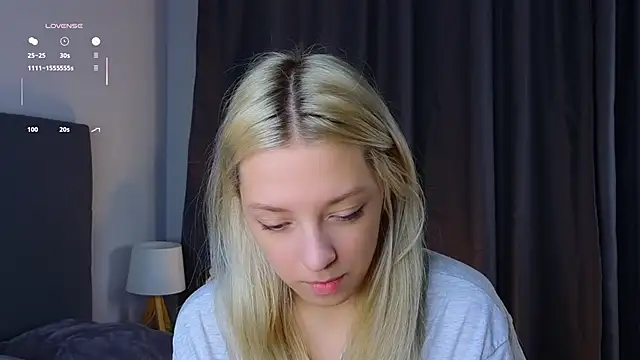 Snapshot of EngelFugler chatting on September 2025 11:12:02 AM EngelFugler online show from September 2025 11:12:02 AM