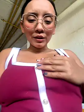 Kay LustyWife online show from November 2025 04:25:01 PM