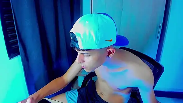 LiamGadiell online show from March 2025 06:02:02 AM