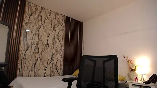 MartinaGuzmann online show from March 2025 02:04:02 AM