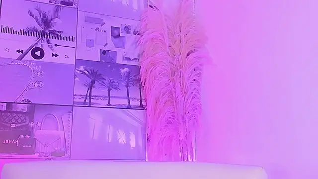 Snapshot of MiaCavallii_ chatting on November 2025 04:04:01 AM MiaCavallii online show from November 2025 04:04:01 AM