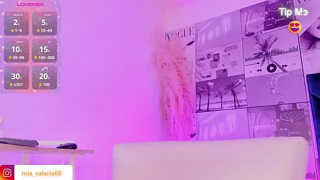 Snapshot of MiaCavallii_ chatting on December 2025 04:44:02 AM MiaCavallii online show from December 2025 04:44:02 AM