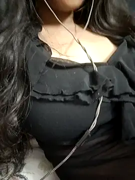 Snapshot of Sanjana-Mehar chatting on February 2025 06:31:01 PM Sanjana-Mehar online show from February 2025 06:31:01 PM