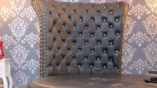 Selenecollins online show from September 2025 01:24:02 PM