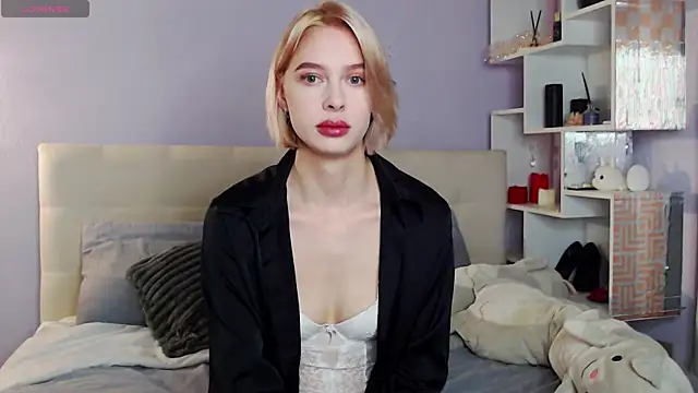 Snapshot of White_Lioness chatting on November 2025 05:37:01 PM White Lioness online show from November 2025 05:37:01 PM