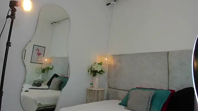 Snapshot of naomiii__ chatting on November 2025 11:40:02 AM naomiii online show from November 2025 11:40:02 AM