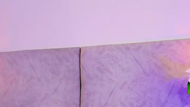 Snapshot of naomiii__ chatting on November 2025 11:43:02 AM naomiii online show from November 2025 11:43:02 AM