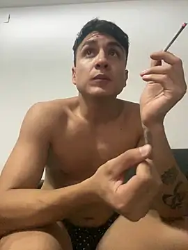 LCarreraa online show from January 2025 11:24:01 PM