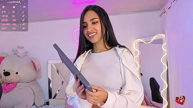 Jazmin tay online show from November 2025 11:43:01 AM