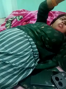 Surajpuja79 online show from February 2026 08:32:02 AM