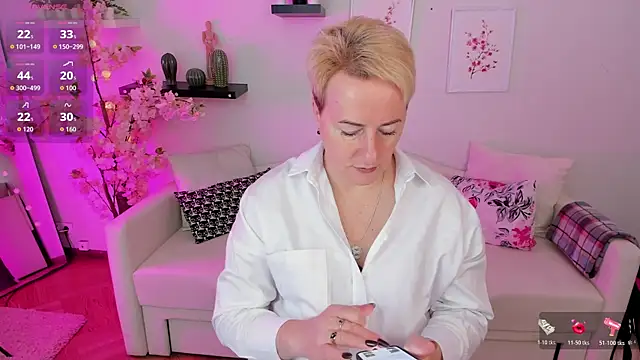 Nika Smit online show from October 2025 05:19:01 AM