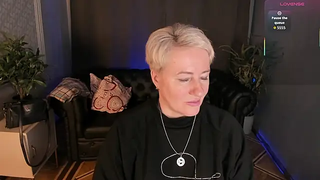 Nika Smit online show from February 2026 05:37:01 AM