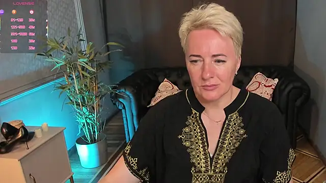 Nika Smit online show from July 2026 09:05:02 AM