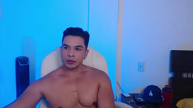 estebandelouis online show from February 2025 12:05:02 PM