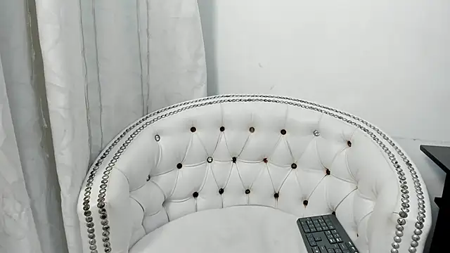 Analia18  online show from February 2025 12:58:01 PM