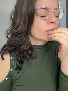 NATHALIA-28  online show from March 2026 01:06:02 PM