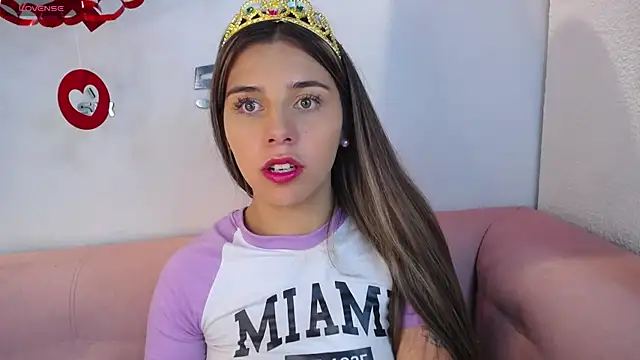 Snapshot of 1Sloppy_Fox4 chatting on February 2025 12:13:02 PM 1Sloppy Fox4 online show from February 2025 12:13:02 PM