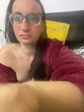 Snapshot of gloria7v05 chatting on June 2026 01:18:02 AM gloria7v05 online show from June 2026 01:18:02 AM