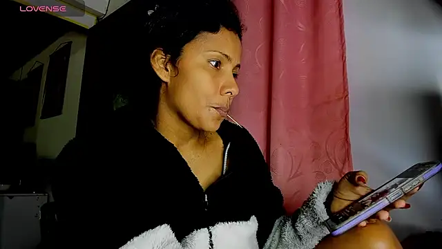 Nenita Hot  online show from September 2025 07:37:02 PM