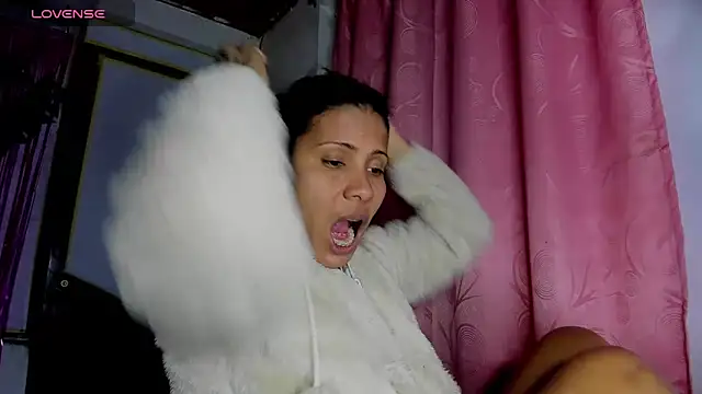 Nenita Hot  online show from September 2025 03:21:01 AM