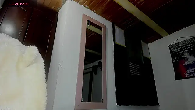 Nenita Hot  online show from October 2025 08:17:01 PM