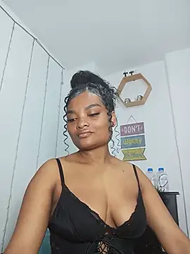 Snapshot of gianna_smith chatting on July 2026 02:47:01 AM gianna smith online show from July 2026 02:47:01 AM