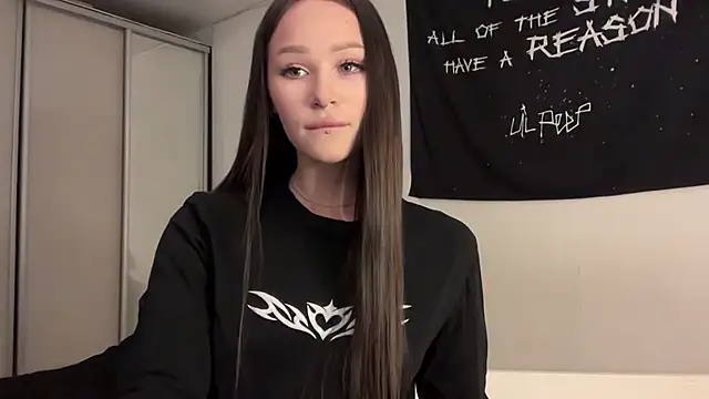 Snapshot of ur_molly chatting on February 2026 03:32:01 PM ur molly online show from February 2026 03:32:01 PM