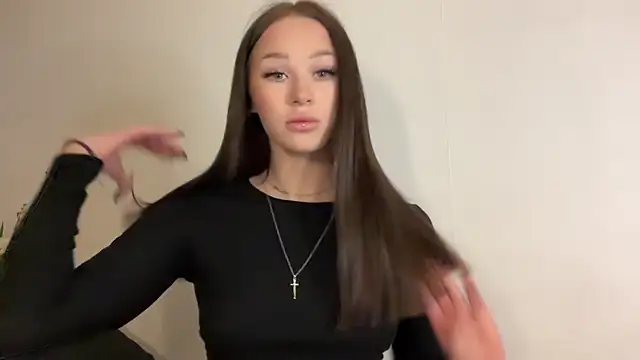 Snapshot of ur_molly chatting on March 2026 03:18:01 PM ur molly online show from March 2026 03:18:01 PM